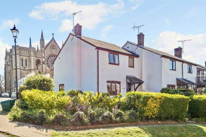 2 Bedroom End Of Terrace House To Rent In London Road, Arundel, BN18