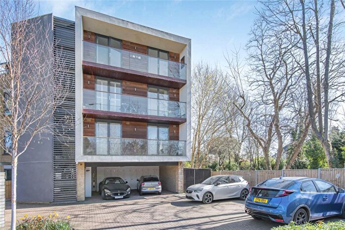 1 Bedroom Flat For Sale In Cromwell Road, Teddington, TW11