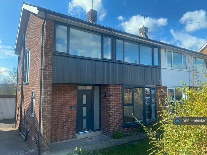 3 Bedroom Semi-Detached House To Rent In Victoria Mount, Horsforth, Leeds, LS18