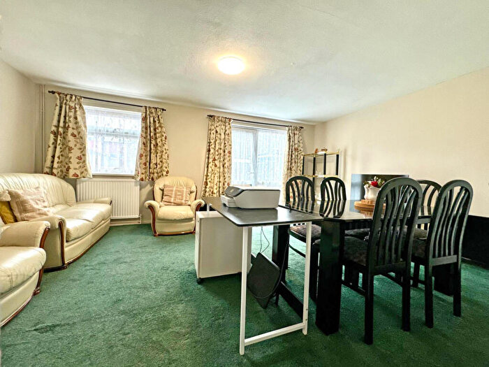 3 Bedroom End Of Terrace House For Sale In Leather Gardens, London, E15