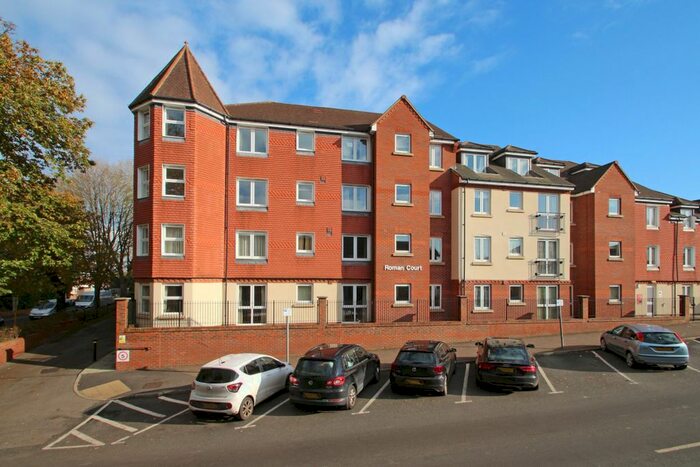 2 Bedroom Flat To Rent In Roman Court, High Street, Edenbridge, TN8
