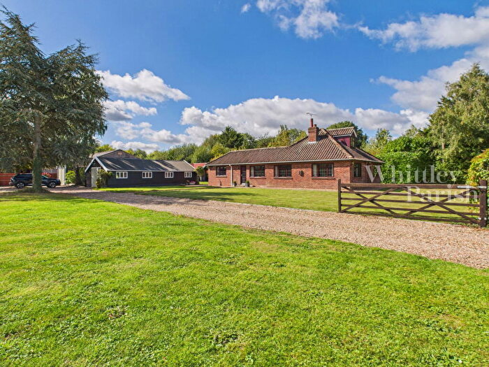 4 Bedroom Detached Bungalow For Sale In Bungay Road, Hempnall, Norwich, NR15