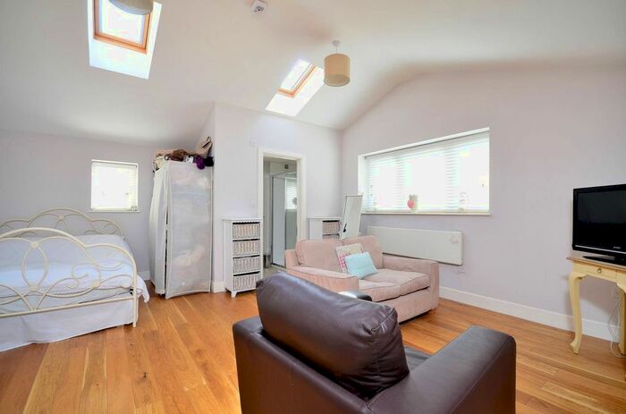 Studio To Rent In Upper Ham Road, Ham, Richmond, TW10