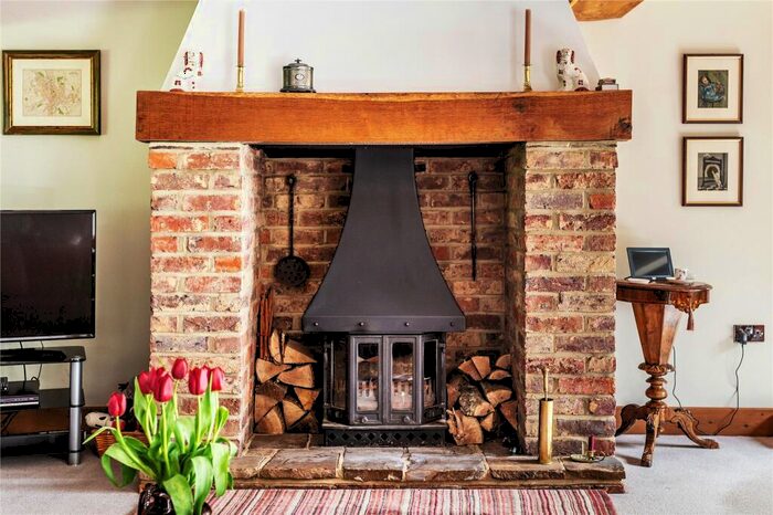 4 Bedroom Detached House For Sale In Guildford Road, Clemsfold, Horsham, West Sussex, RH12