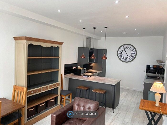 1 Bedroom Flat To Rent In Overstone Road, Northampton, NN1