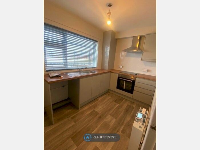 Studio To Rent In Linden Drive, Lostock Hall, Preston, PR5