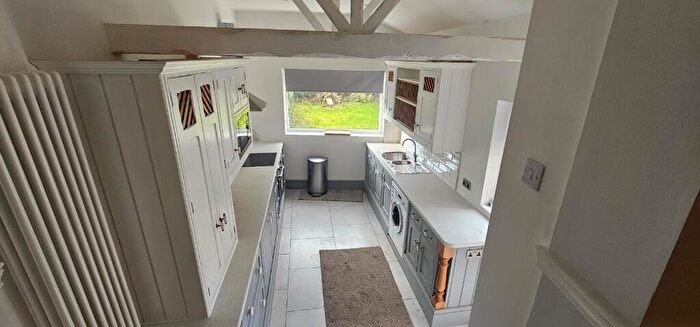 2 Bedroom Apartment To Rent In Shaftesbury Avenue, Leeds, West Yorkshire, LS8