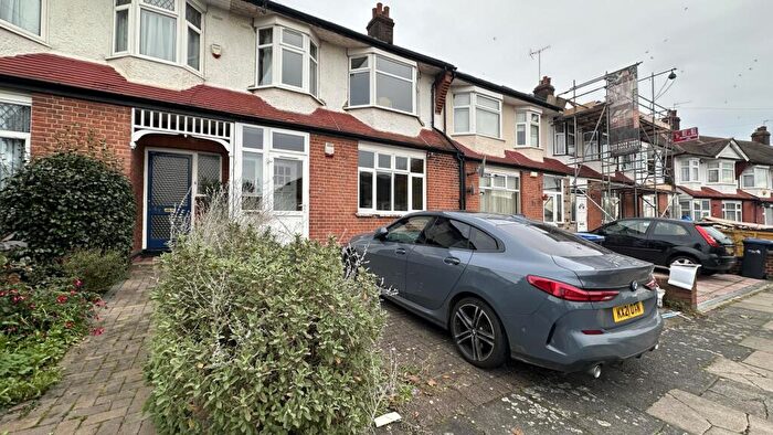 3 Bedroom Terraced House To Rent In Ecclesbourne Gardens, Palmers Green, N13