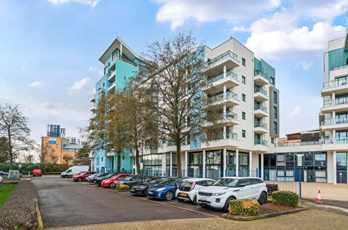 2 Bedroom Flat For Sale In Ocean Way, Ocean Village, Southampton, Hampshire, SO14