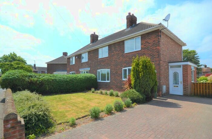 3 Bedroom Semi-Detached House To Rent In Ely Street, New Rossington, DN11
