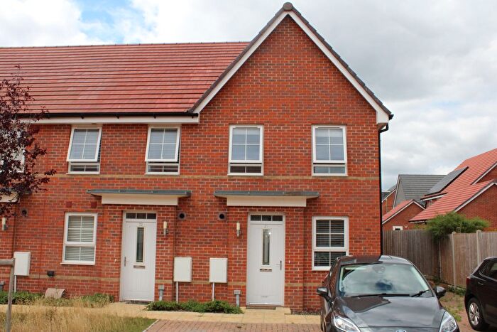 2 Bedroom End Of Terrace House To Rent In Dowling Crescent, Romsey, SO51