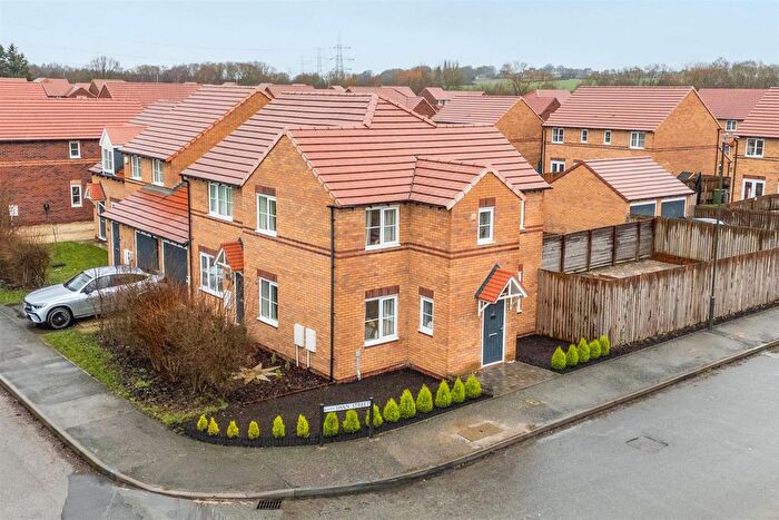 3 Bedroom Semi-Detached House For Sale In Swan Street, Poolsbrook, Chesterfield, S43