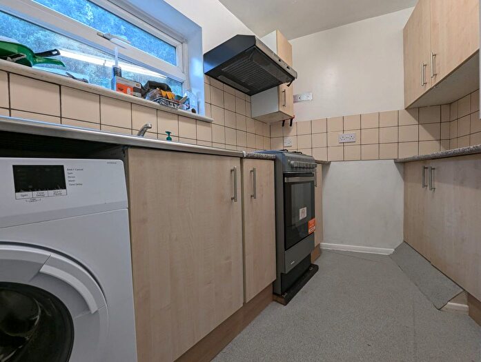 1 Bedroom Flat To Rent In Belvue Road, Middlesex, Northolt, UB5