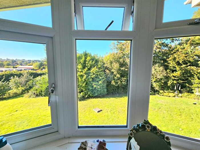 1 Bedroom Flat For Sale In Elm Lodge, Hopton Road, Cam, GL11