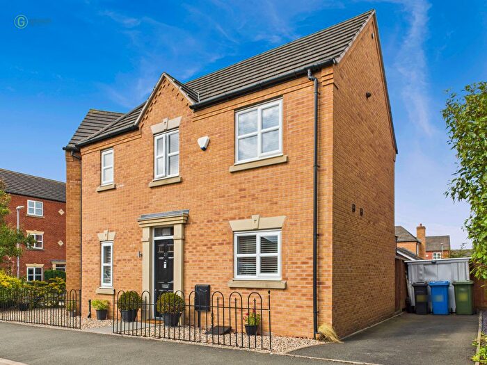 3 Bedroom Semi-detached House For Sale In Lowes Drive, Wilnecote, Tamworth, B77