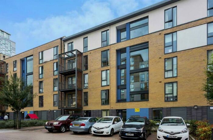 3 Bedroom Flat To Rent In Joslin Avenue, Colindale, NW9