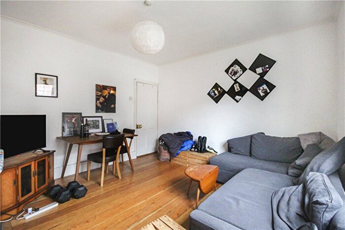 3 Bedroom Flat To Rent In Adare Walk, London, SW16