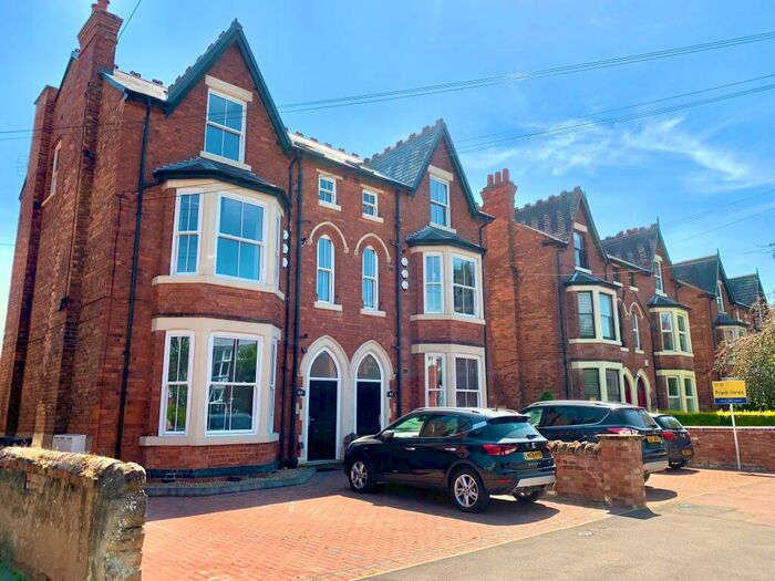 2 Bedroom Flat To Rent In Musters Road, West Bridgford, NG2