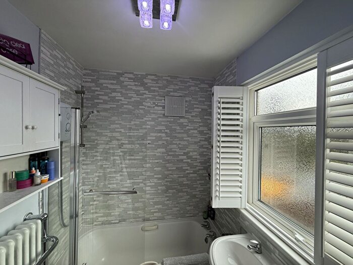 3 Bedroom Semi-detached House For Sale In Cranbourne Road, Patchway, BS34