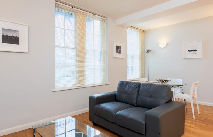 1 Bedroom House To Rent In - Groveland Court, London, London, EC4M