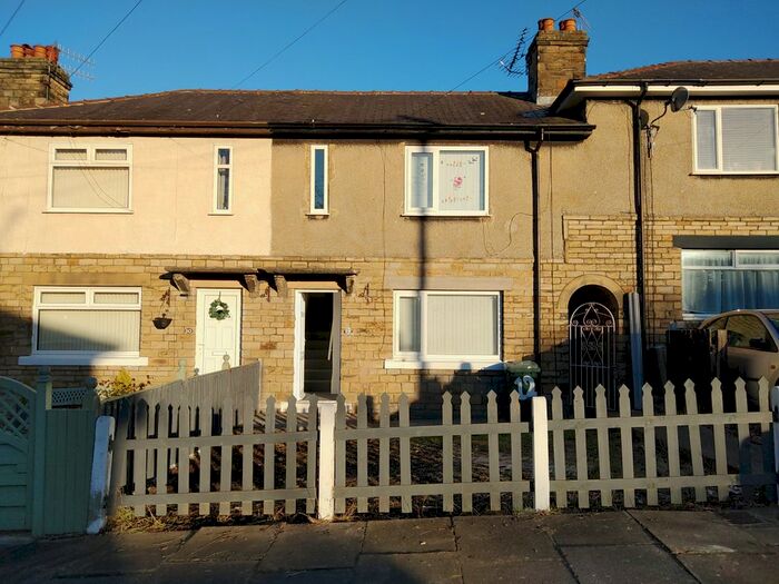 2 Bedroom Town House To Rent In Hope Avenue, Shipley, BD18