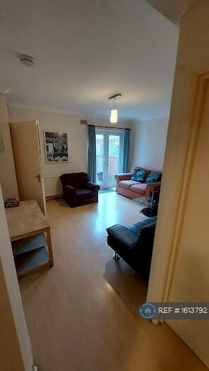 5 Bedroom Terraced House To Rent In Wenlock Street, Luton, LU2