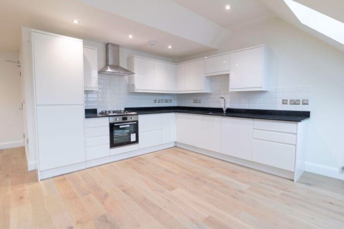 1 Bedroom Flat To Rent In Godstone Road, Caterham, CR3