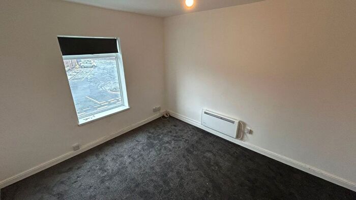 1 Bedroom Flat To Rent In Oldbury Road, Rowley Regis, West Midlands, B65