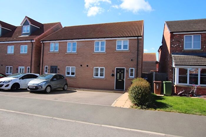 3 Bedroom Semi-detached House For Sale In Thornbury Drive, Scartho Park, DN33