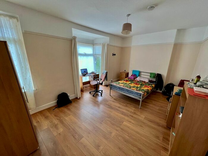 5 Bedroom End Of Terrace House To Rent In Langland Terrace, Brynmill, Swansea, SA2