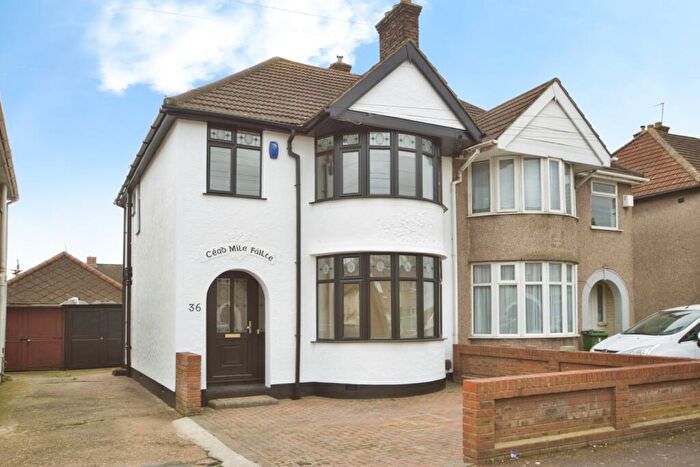 3 Bedroom Semi Detached House For Sale In Oval Road South, Dagenham, RM10