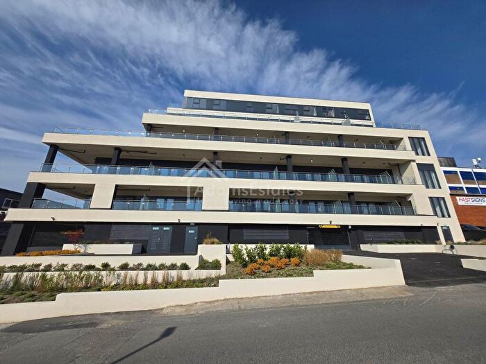 2 Bedroom Flat For Sale In York Road, Leeds, LS9