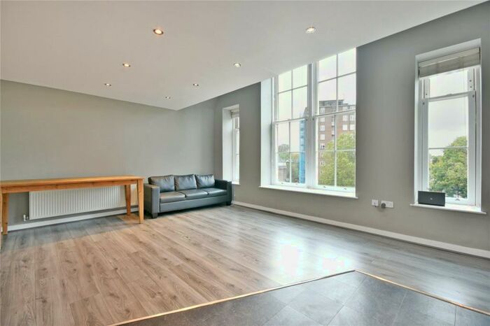 3 Bedroom Flat To Rent In Shepperton Road, Islington, N1