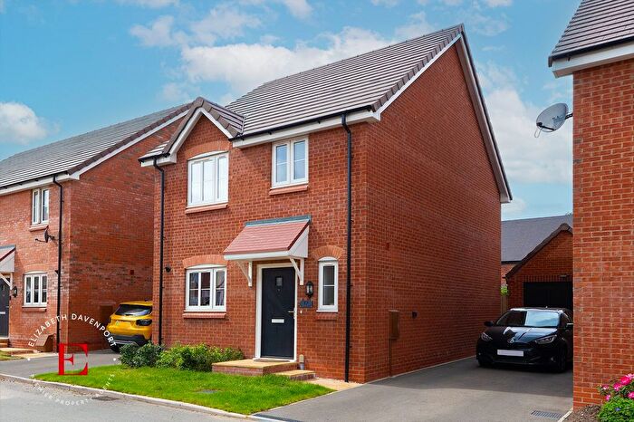 3 Bedroom Detached House For Sale In Hollyberry Way, Allesley, CV5