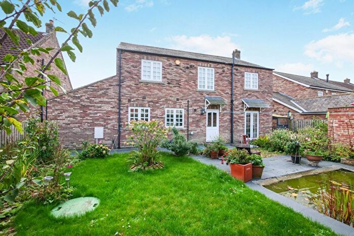 5 Bedroom Detached House For Sale In Shirbutt Lane, Hessay, York, YO26