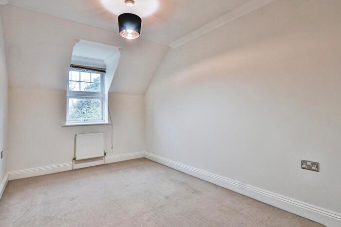2 Bedroom Apartment To Rent In Alumhurst Road, Westbourne, BH4