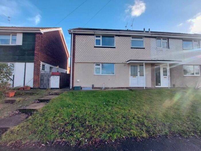 3 Bedroom Semi-Detached House To Rent In Kipling Avenue, Scunthorpe, DN17