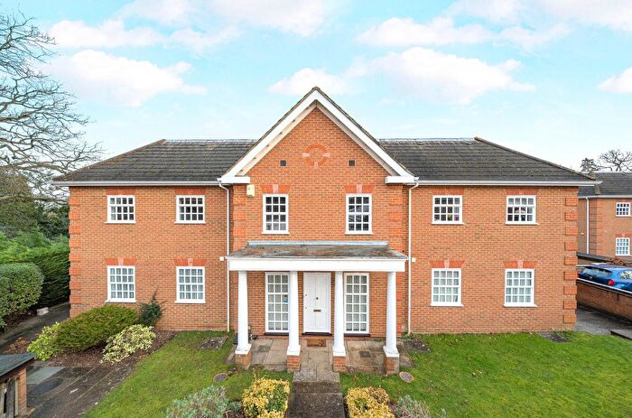 4 Bedroom Terraced House For Sale In Woking, Surrey, GU22