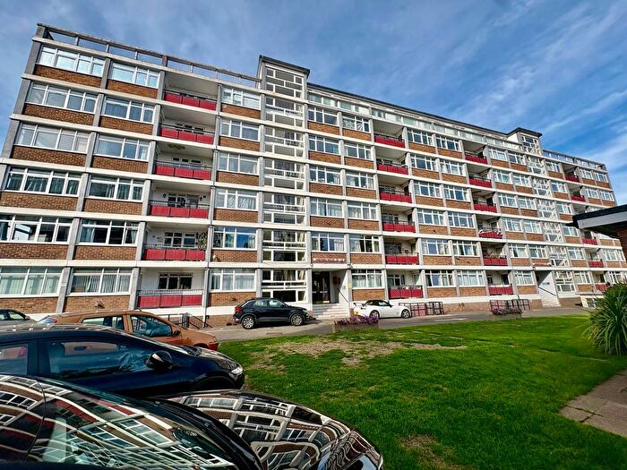 1 Bedroom Flat To Rent In Wilford Lane Rivermead, Nottingham, NG2