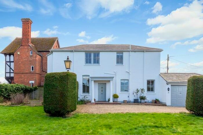 5 Bedroom Semi-Detached House To Rent In Bicester Road, Twyford, MK18