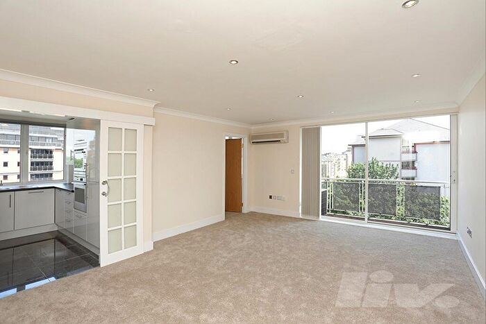 3 Bedroom Apartment To Rent In Regent Court, North Bank, St John' Wood, NW8
