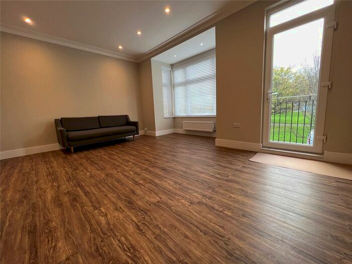 2 Bedroom Flat To Rent In Tewkesbury Terrace, London, N11