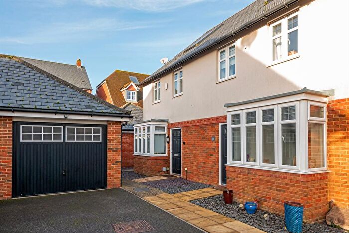 3 Bedroom Semi-Detached House For Sale In Newman Road, Horley, RH6