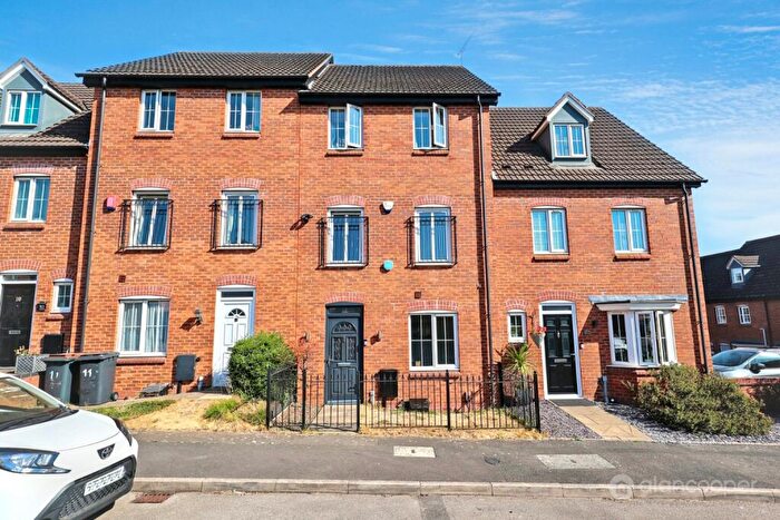 4 Bedroom Town House For Sale In The Evergreens, Nuneaton, CV10