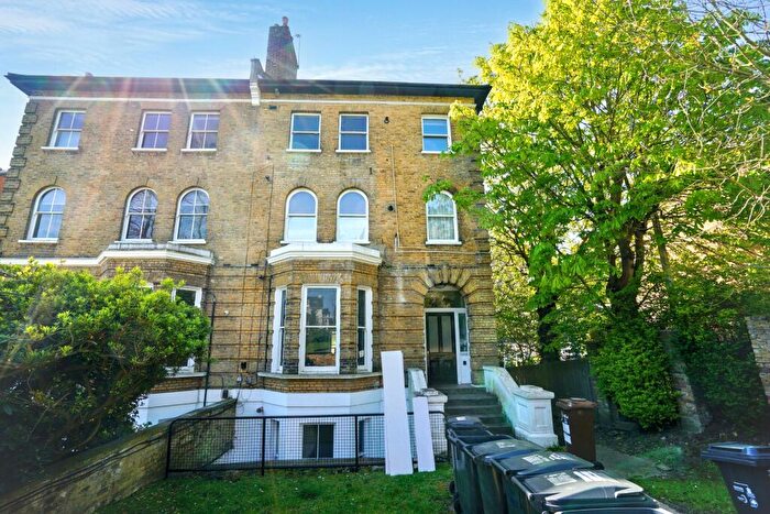 1 Bedroom Flat For Sale In C Fox Hill, Crystal Palace, London, SE19