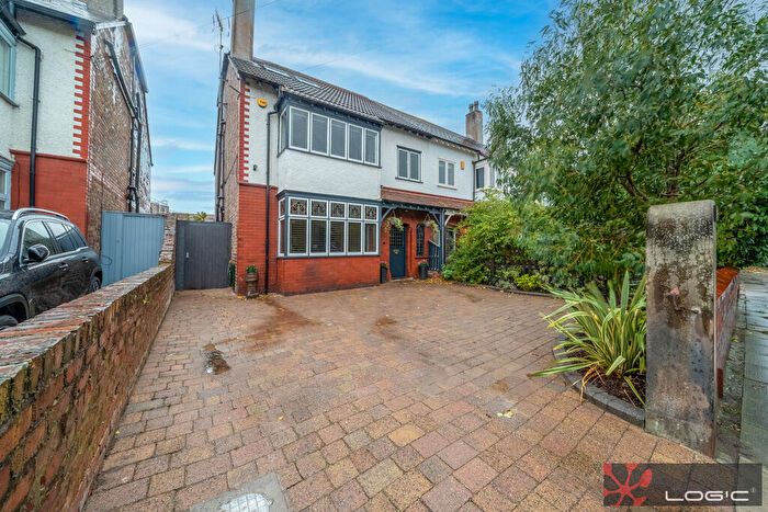 6 Bedroom Semi-Detached House For Sale In Cambridge Road, Liverpool, L23