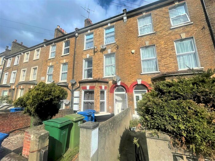 2 Bedroom Flat To Rent In Belfort Road, London, SE15