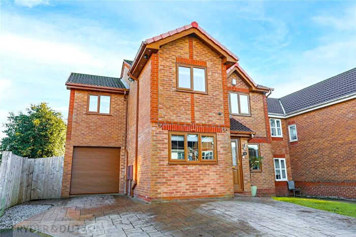 4 Bedroom Detached House For Sale In Canisp Close, Chadderton, Oldham, OL9