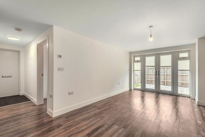 2 Bedroom Apartment To Rent In Blenheim Road, Kidlington, OX5