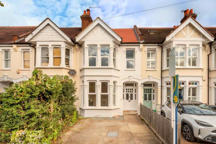 4 Bedroom House To Rent In Coombe Gardens, New Malden, KT3